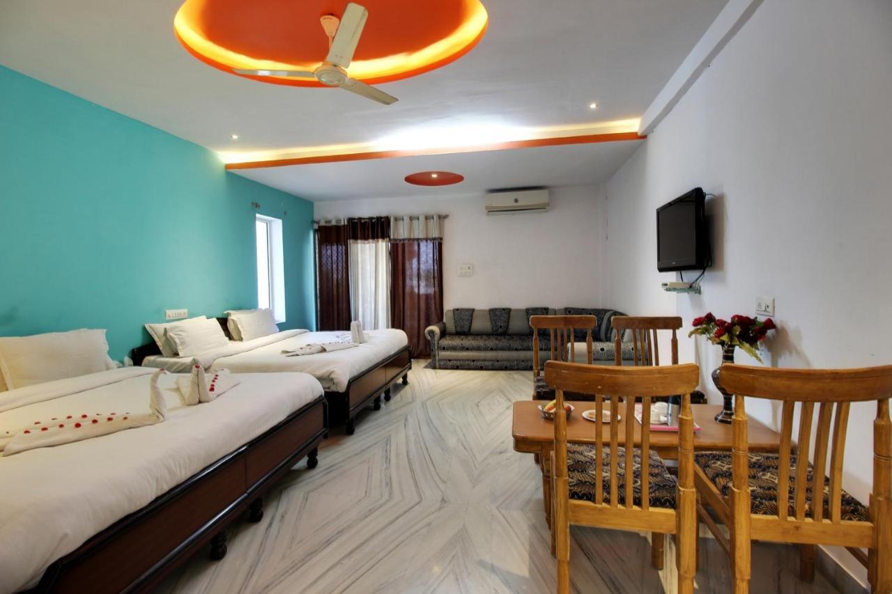 Times Raj Mahal Hotel Nāthdwāra Buitenkant foto