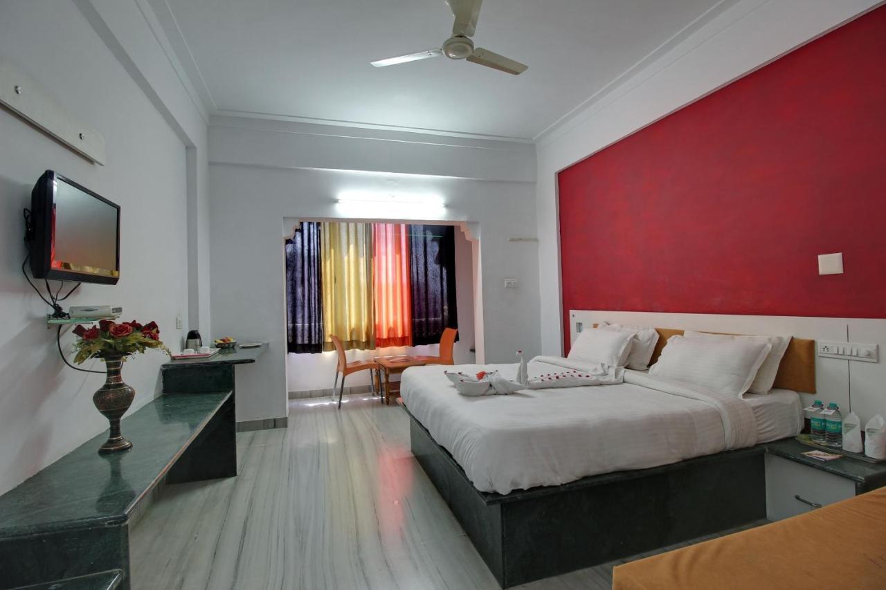 Times Raj Mahal Hotel Nāthdwāra Buitenkant foto